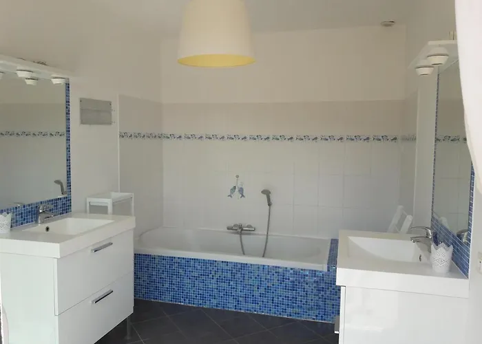 Somptueuse D'architecte Climatisee Avec Piscine Chauffee Willa Bandol